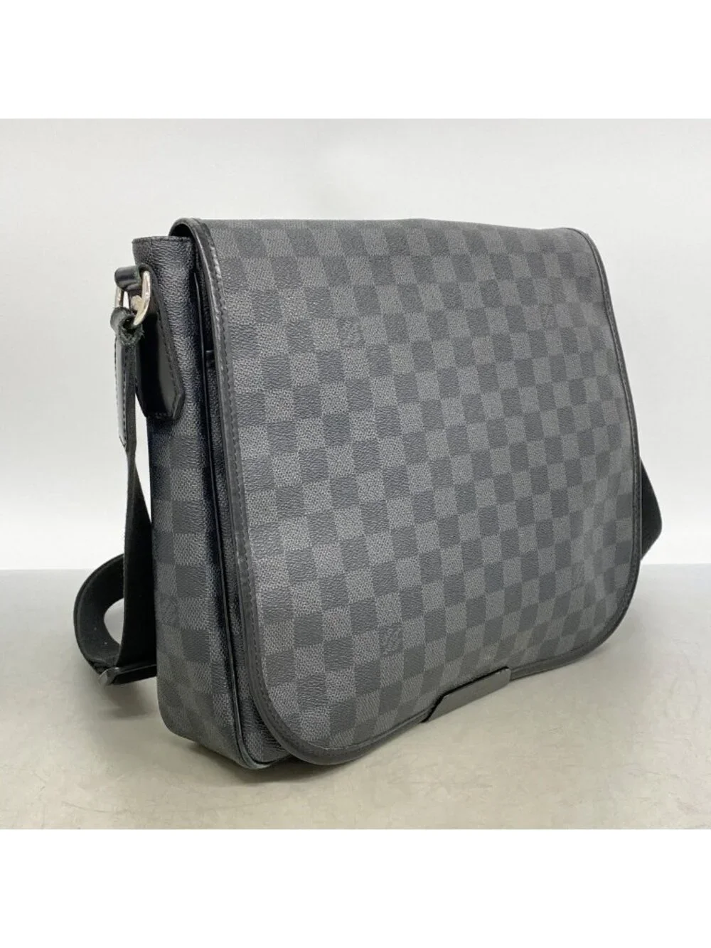 Louis Vuitton Shoulder Bag Damier Graphite MM Black